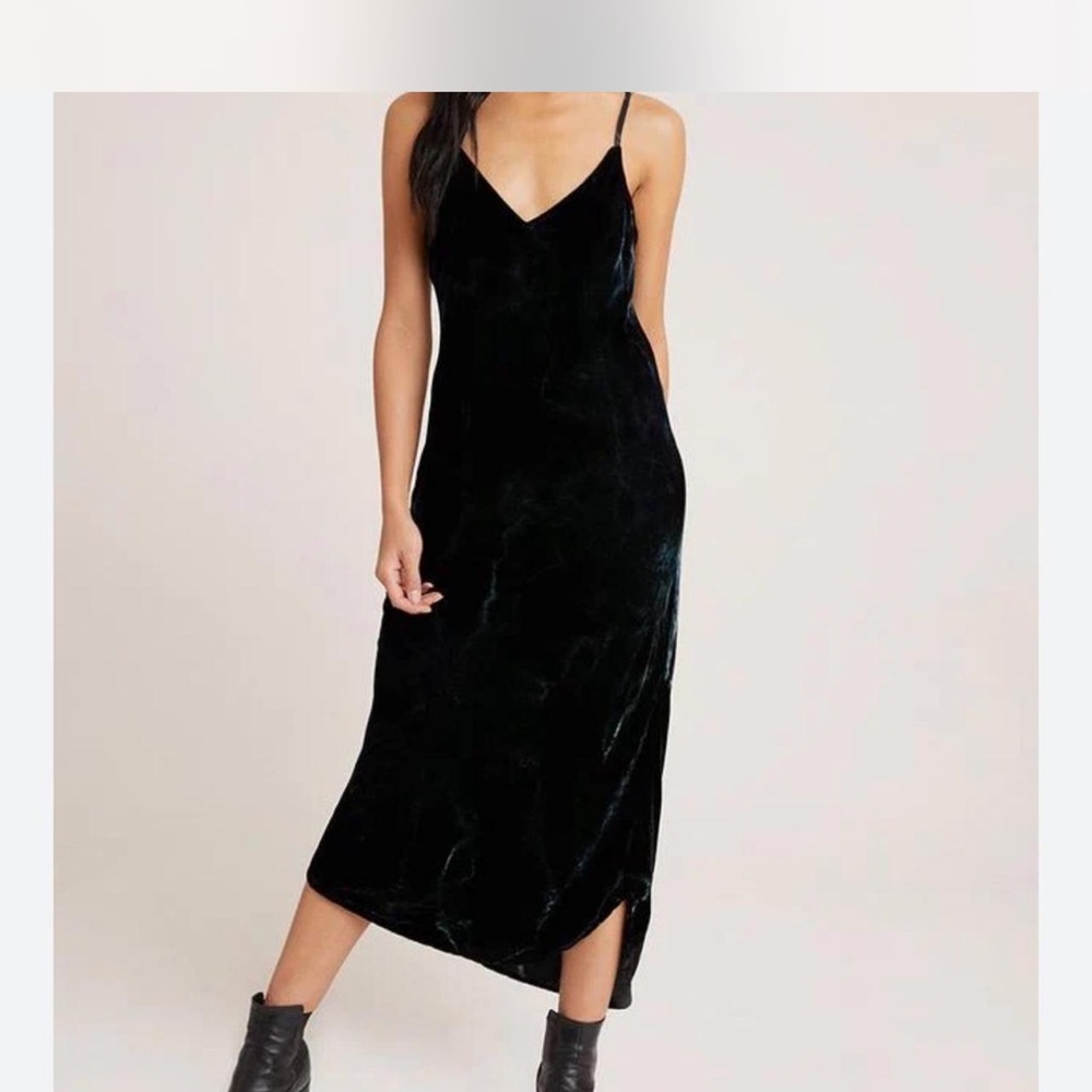Bella Dahl Black Velvet Midi Dress